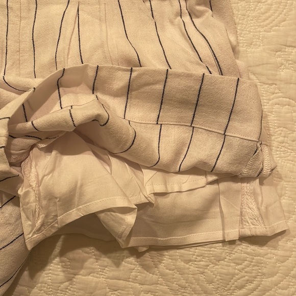 NWT Abercrombie & Fitch Linen/Viscose Shorts in Size XS - Picture 6 of 7